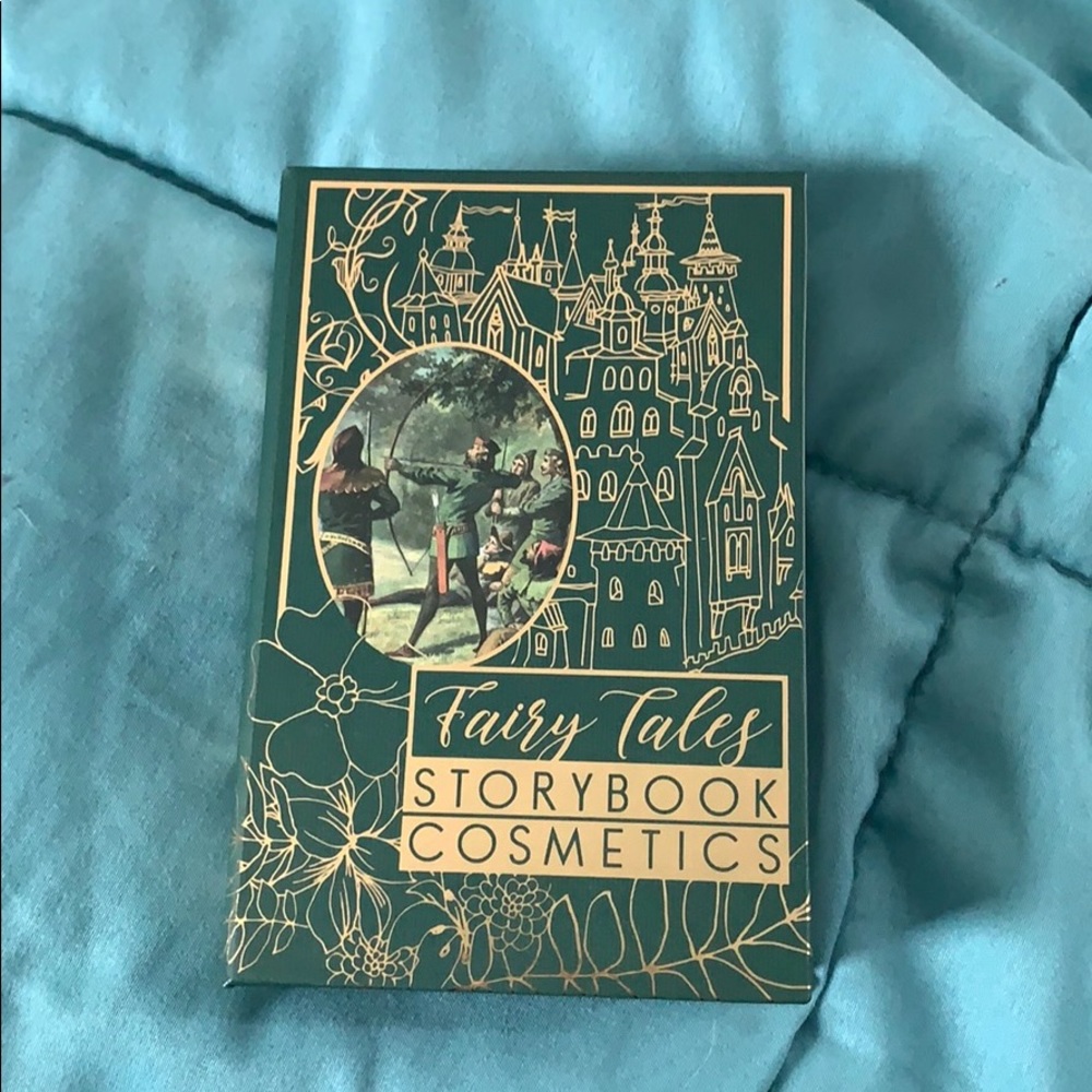 Robin Hood story book cosmetic eyeshadow pallete